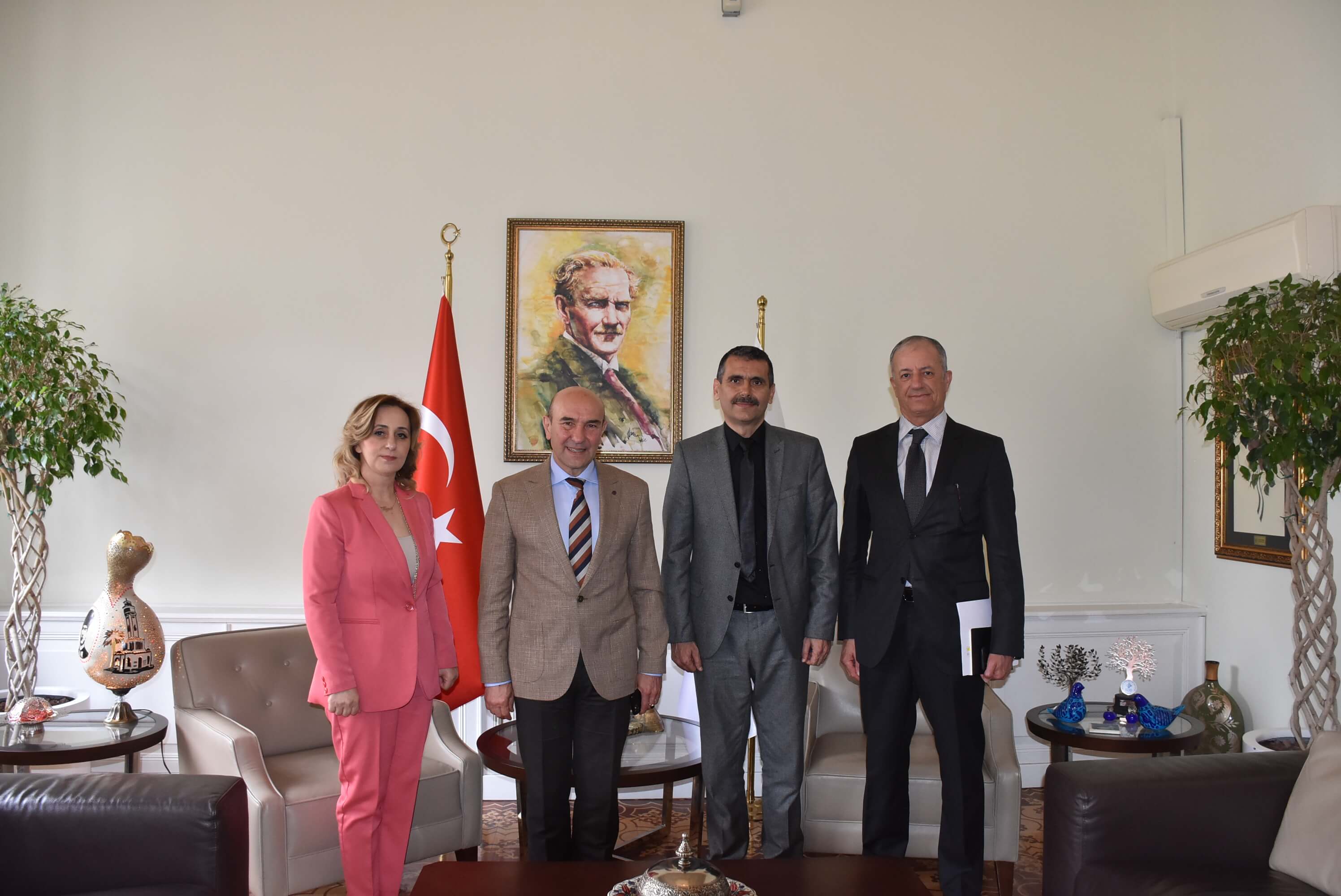 Tire Süt Kooperatifi Başkanı Öztürk’ten İzmir Büyükşehir Belediye Başkanı Tunç Soyer'e ziyaret